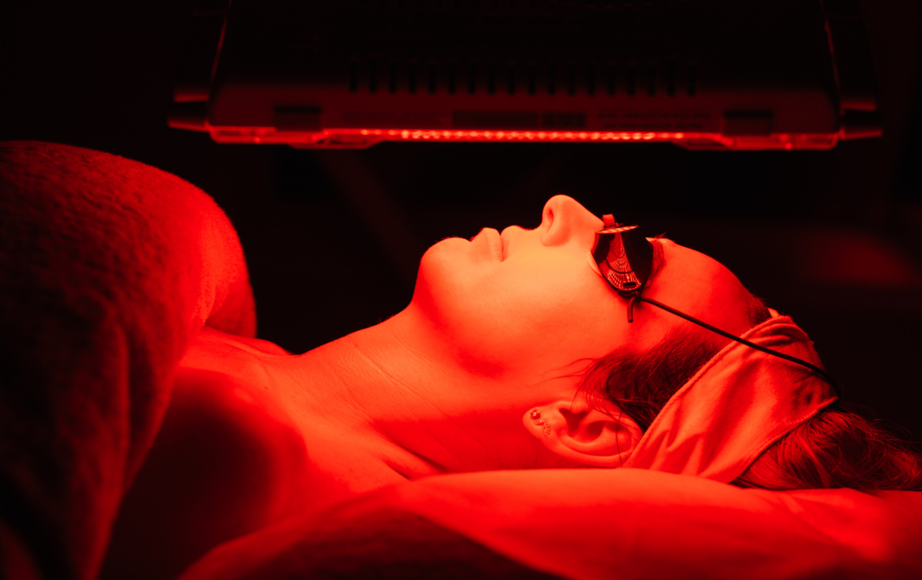 The Benefits of Red Light Therapy for Skin and Sleep